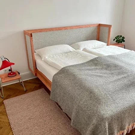 Well Pretty Places - Sustainable Interior Design In The Citycenter Apartment Kassel